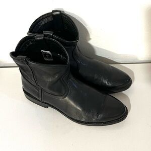 Frye Wyatt Leather Black Short Western Pull On Boots Size 8